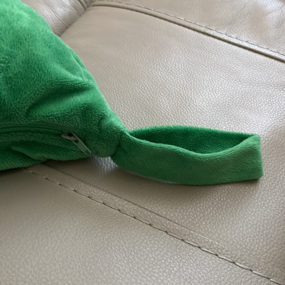 One 23” Beanpod with Four 6” Dolls - Picture 5 of 5